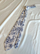 Load image into Gallery viewer, Men’s Necktie in Blue and White Floral
