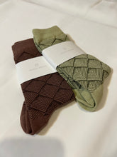 Load image into Gallery viewer, Men’s Dress Socks in Diamond Texture