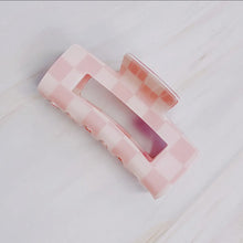 Load image into Gallery viewer, Pastel Check Claw Clip