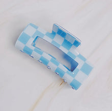 Load image into Gallery viewer, Pastel Check Claw Clip