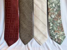 Load image into Gallery viewer, LIMITED Men’s Necktie in Green and Gold Swirl