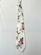 Load image into Gallery viewer, Men’s Necktie in Mauve and Sage Floral on White