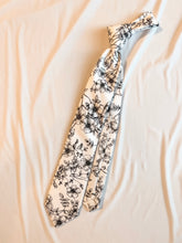Load image into Gallery viewer, Boy’s Necktie in Black and White Floral
