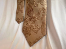 Load image into Gallery viewer, Men’s Necktie in Taupe Paisley