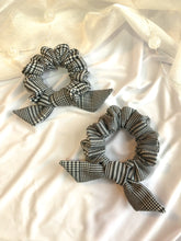 Load image into Gallery viewer, Bow Knot Scrunchies