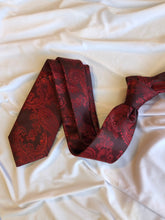Load image into Gallery viewer, Men’s Tie in Red Paisley