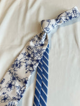 Load image into Gallery viewer, Men’s Necktie in Blue and White Floral and Stripe
