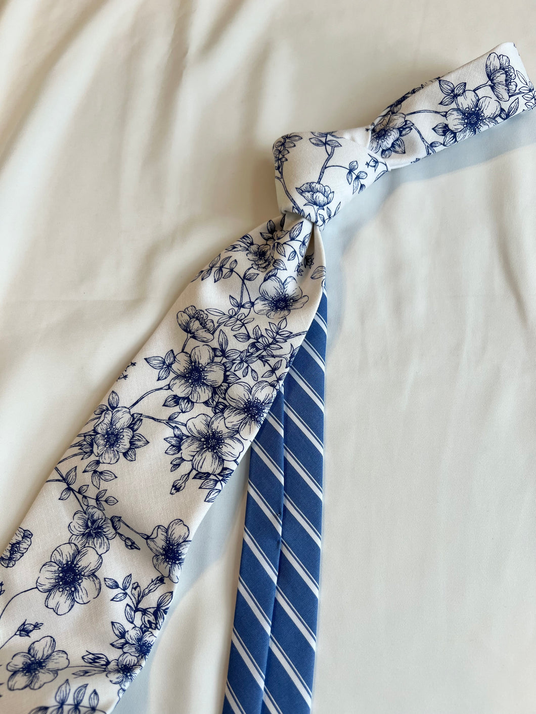Men’s Necktie in Blue and White Floral and Stripe