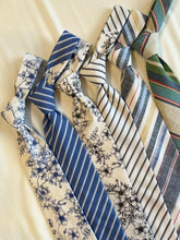 Load image into Gallery viewer, Men’s Necktie in Blue and White Floral and Stripe
