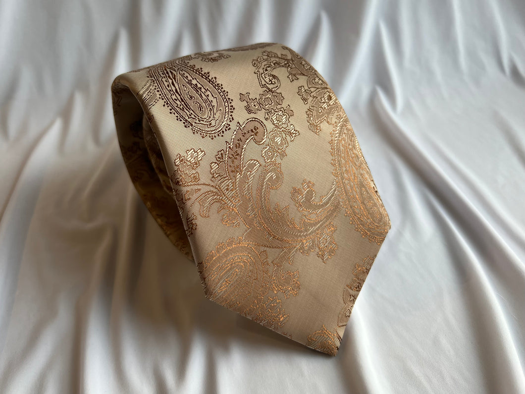 Men’s Necktie in Taupe Paisley
