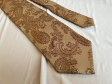 Load image into Gallery viewer, Men’s Necktie in Taupe Paisley
