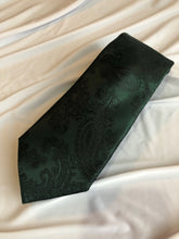 Load image into Gallery viewer, Men’s Necktie in Hunter and Black Paisley
